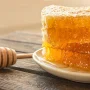 How to extract honeycomb honey