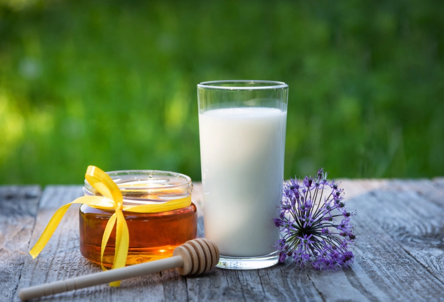 How to Make Honey Milk