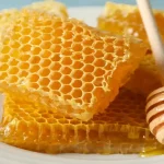 Honeycomb Honey vs. Strained Honey Which Is Healthier