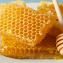 Honeycomb Honey vs. Strained Honey Which Is Healthier